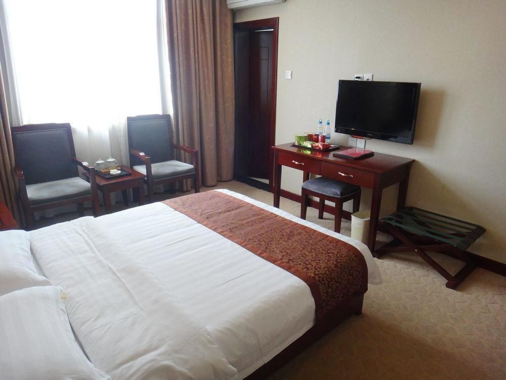 Kunming Guofang Hotel Екстериор снимка
